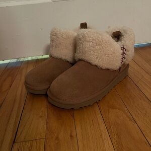 UGG Women's Classic Ultra Mini Braid Boot